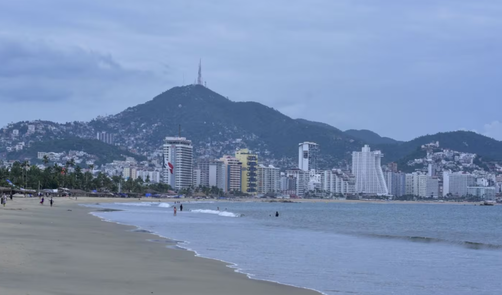 Huracán ‘John’ golpea el turismo de Acapulco